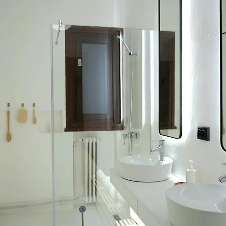 Spacious 3br, 2bt With 5 Balconies * 布加勒斯特