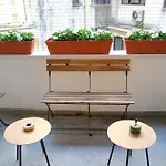 アパート Spacious 3br, 2bt With 5 Balconies ブカレスト