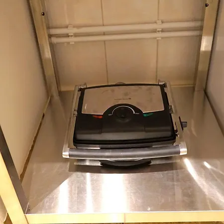 Spacious 3br, 2bt With 5 Balconies Apartment *