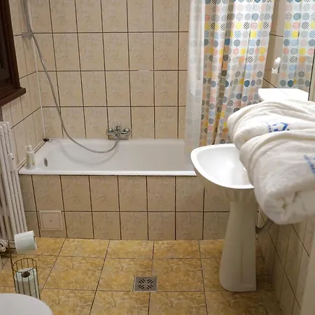 Spacious 3br, 2bt With 5 Balconies