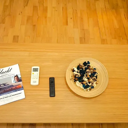 Apartment Spacious 3br, 2bt With 5 Balconies