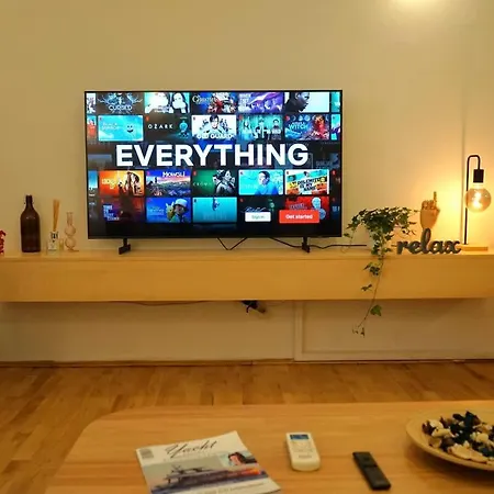 Апартаменти Spacious 3br, 2bt With 5 Balconies Бухарест