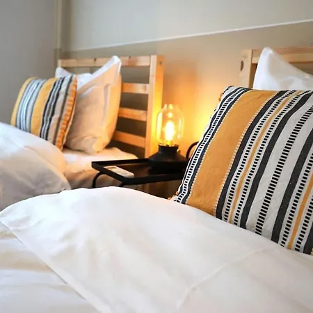 Spacious 3br, 2bt With 5 Balconies Διαμέρισμα