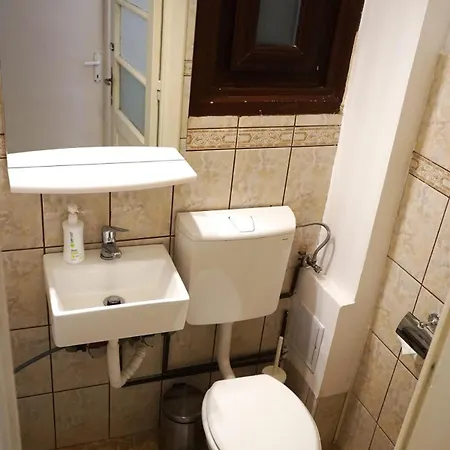 Διαμέρισμα Spacious 3br, 2bt With 5 Balconies