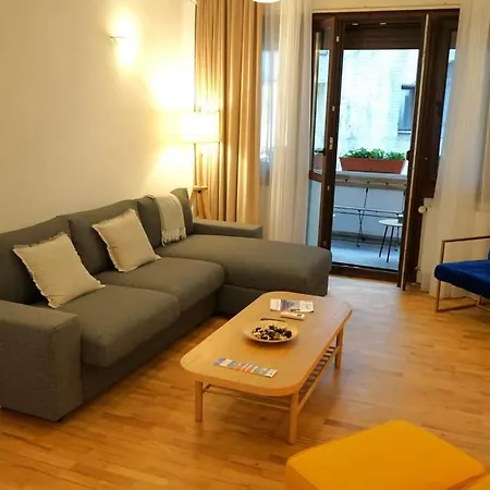 Διαμέρισμα Spacious 3br, 2bt With 5 Balconies