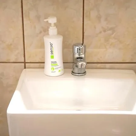 Spacious 3br, 2bt With 5 Balconies Appartement *