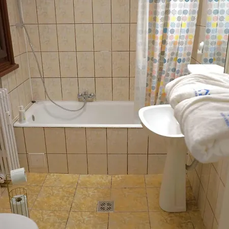 Spacious 3br, 2bt With 5 Balconies *