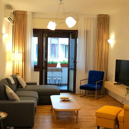 Spacious 3br, 2bt With 5 Balconies *
