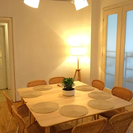 Apartament Spacious 3br, 2bt With 5 Balconies Bukareszt