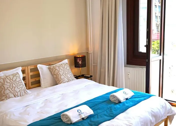 Apartament Spacious 3br, 2bt With 5 Balconies *