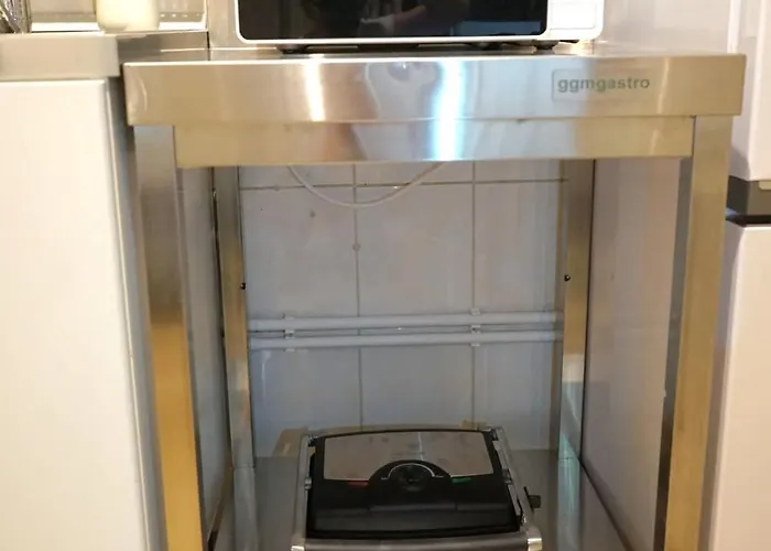 Spacious 3br, 2bt With 5 Balconies Апартаменти *