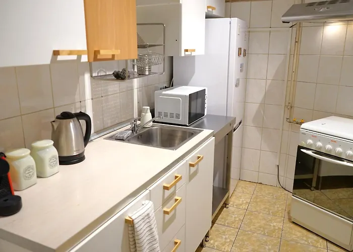 Spacious 3br, 2bt With 5 Balconies דירה