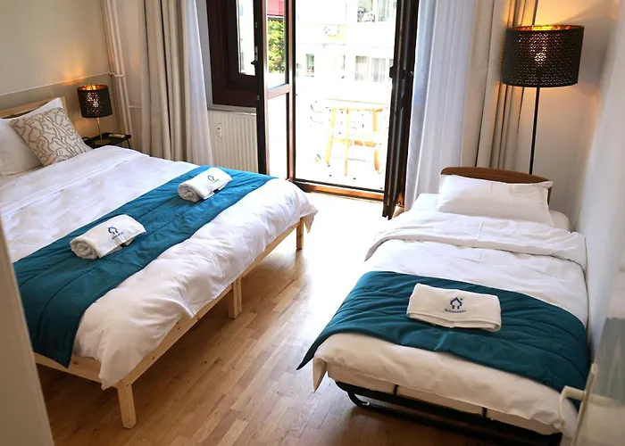 Spacious 3br, 2bt With 5 Balconies דירה