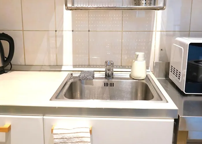 Spacious 3br, 2bt With 5 Balconies