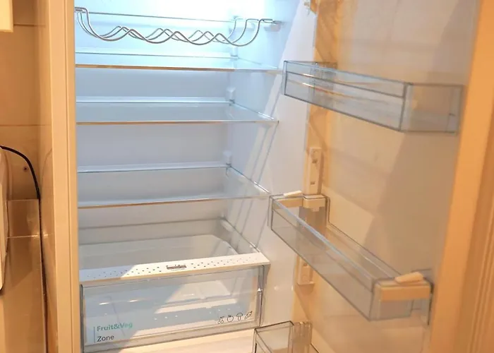 Spacious 3br, 2bt With 5 Balconies