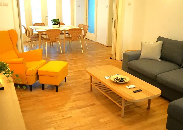 Spacious 3br, 2bt With 5 Balconies דירה בוקרשט