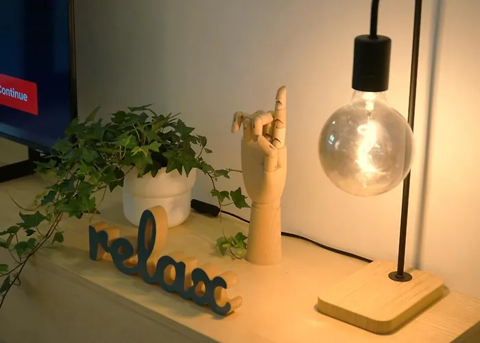 דירה Spacious 3br, 2bt With 5 Balconies *