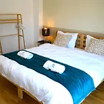 아파트 Spacious 3br, 2bt With 5 Balconies *