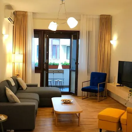 Spacious 3br, 2bt With 5 Balconies * Bükreş