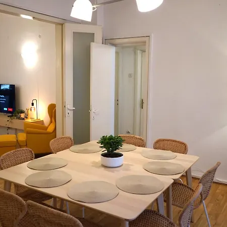 Spacious 3br, 2bt With 5 Balconies Διαμέρισμα *